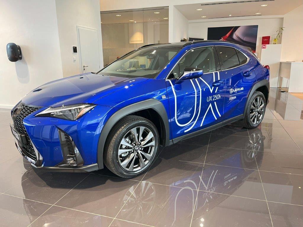 Nabídka vozu Lexus UX 2.0 Hybrid 2023 886 000 Kč s DPH Lexus Ostrava